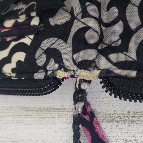 Loved Vera Bradley Canterbury Magenta fold zipup wristlet - Picture 6 of 12